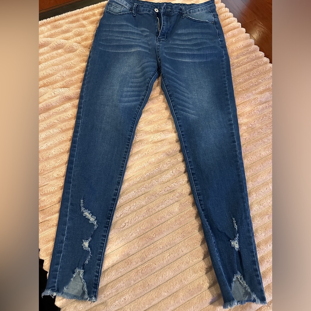 Jeans, distressed, size XL, 73% cotton, 14% rayon, 2% spandex, smoke/pet free